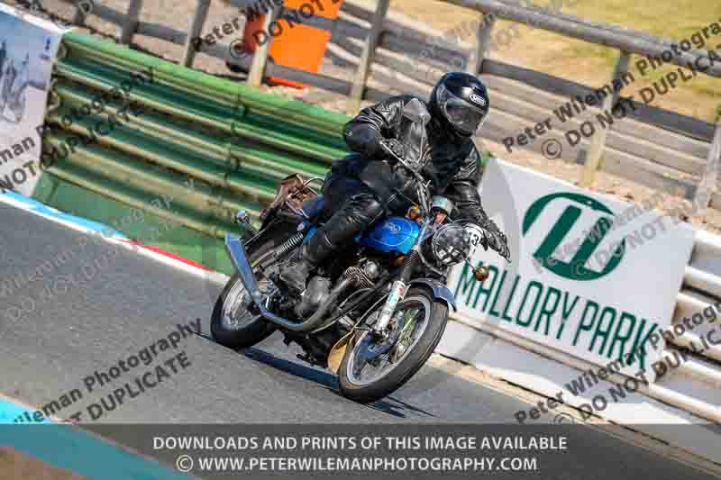 Vintage motorcycle club;eventdigitalimages;mallory park;mallory park trackday photographs;no limits trackdays;peter wileman photography;trackday digital images;trackday photos;vmcc festival 1000 bikes photographs